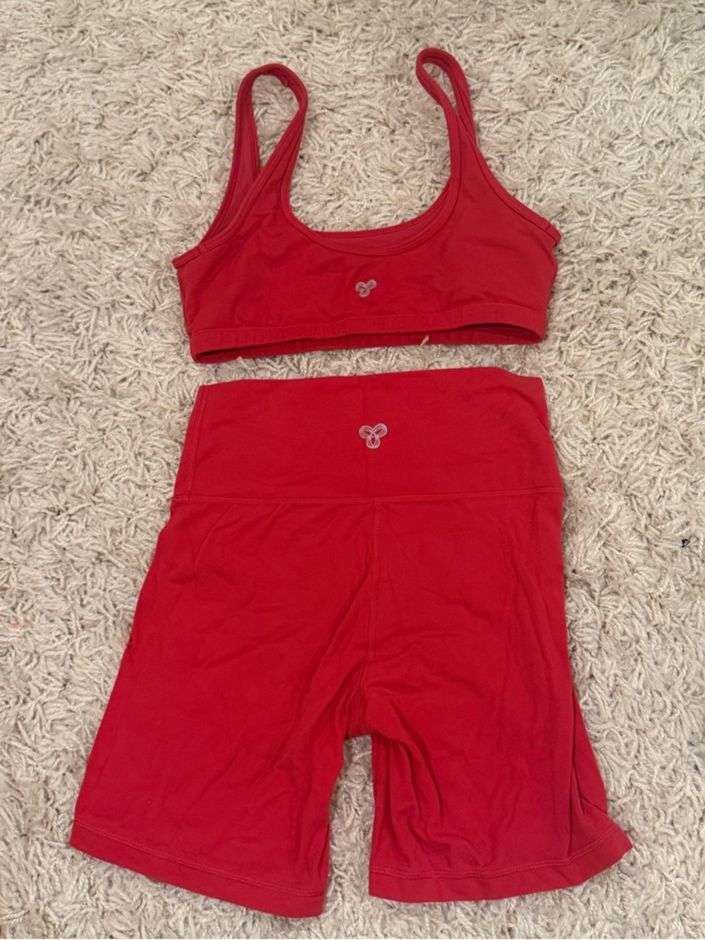 Aritzia TnAction hot pink workout set size medium